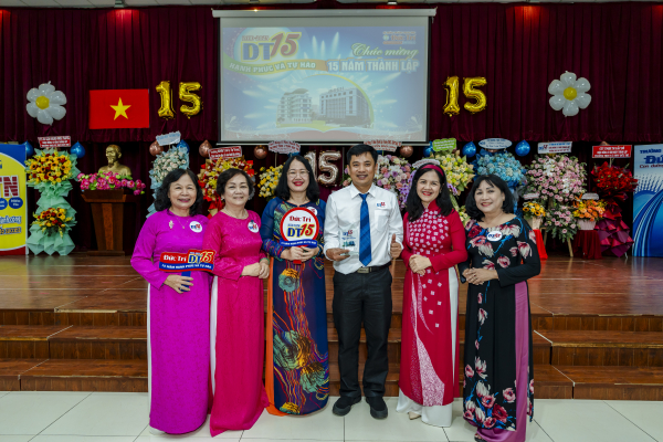 Lễ kỷ niệm 15 năm thành lập trường